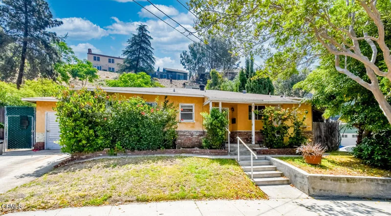 8460 Outland View, Sun Valley, CA 91352