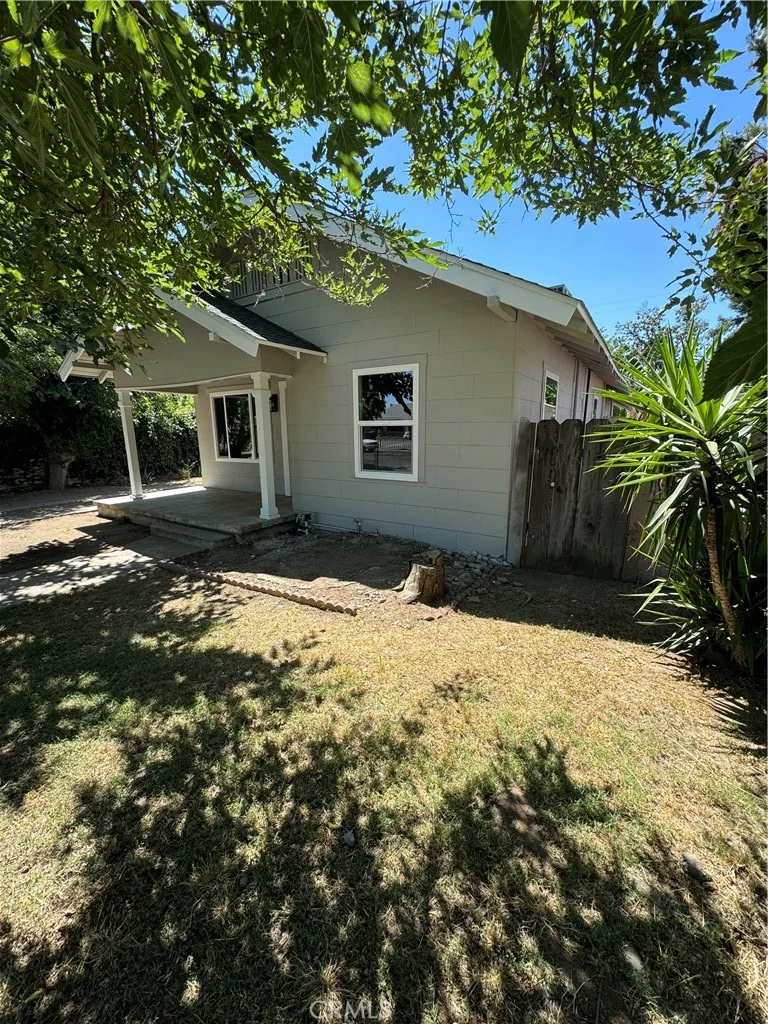 4586 E Illinois Avenue, Fresno, CA 93702