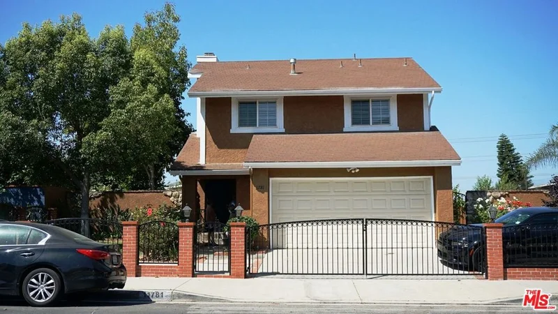 11781 Gladstone Avenue, Sylmar, CA 91342