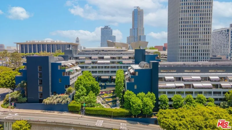 880 W 1st Street 415, Los Angeles, CA 90012