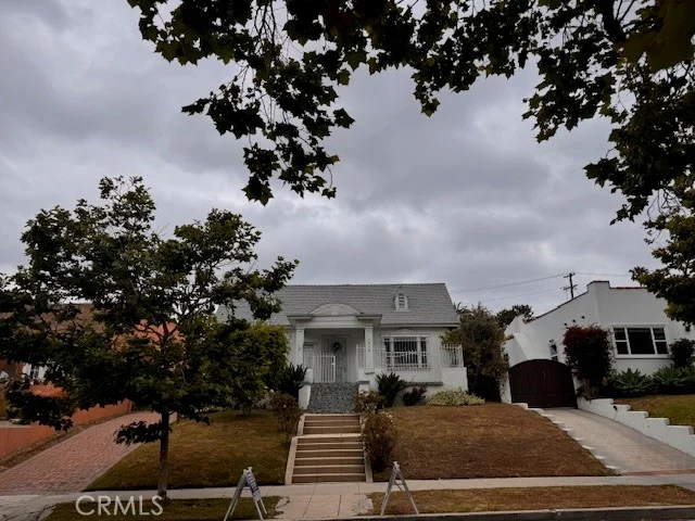 1019 S Lucerne Boulevard, Los Angeles, CA 90019