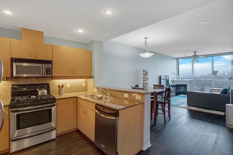 300 W Beech St 1304, San Diego, CA 92101