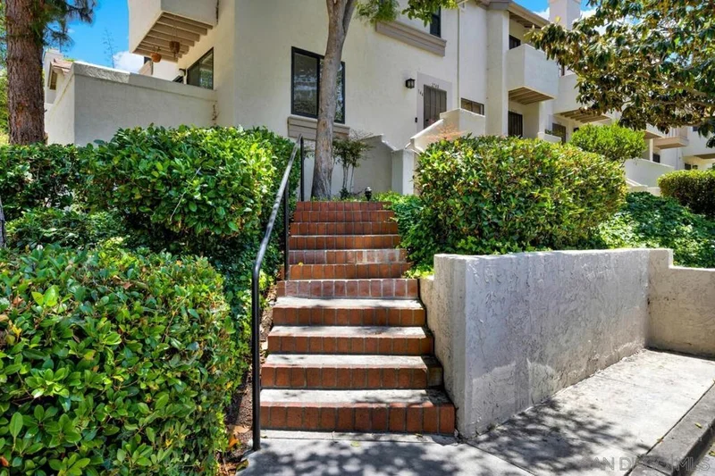 2748 Ariane Dr 144, San Diego, CA 92117