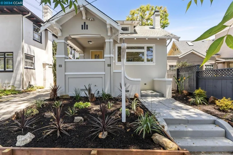 6212 Hillegass Ave, Oakland, CA 94618