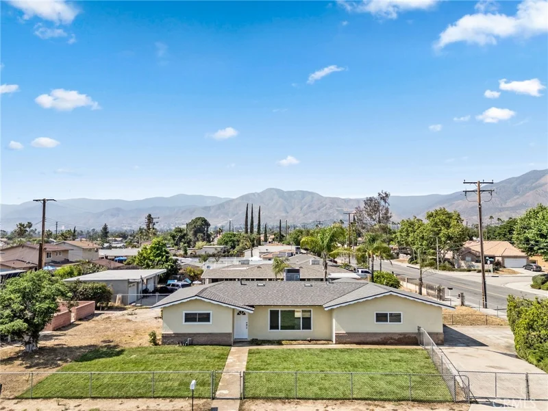 27482 6th Street, Highland, CA 92346