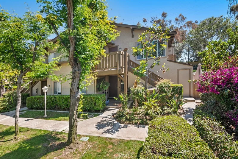 85 Rockwood 48, Irvine, CA 92614