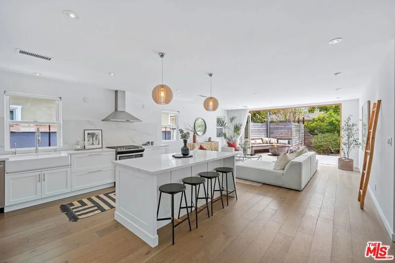 12536 Preston Way, Los Angeles, CA 90066