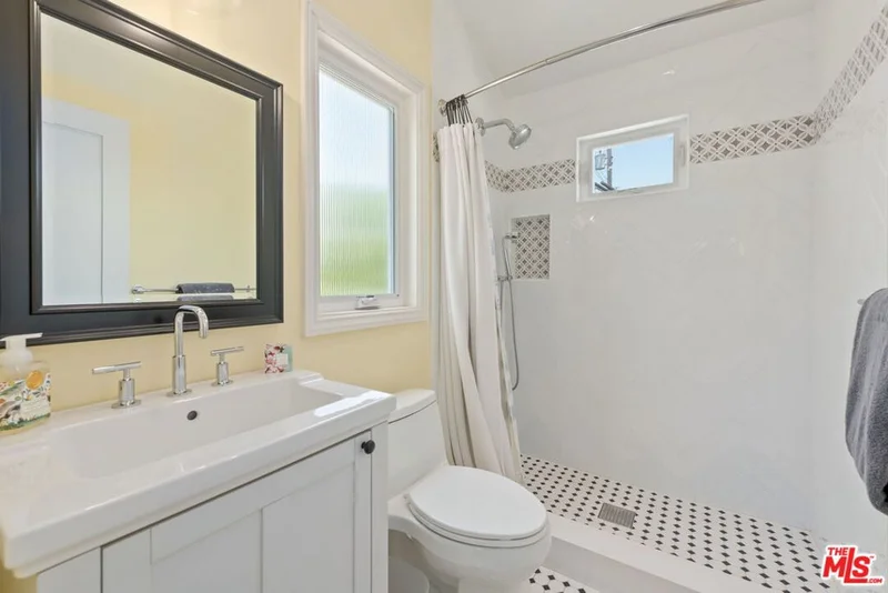 4188 Mentone Avenue, Culver City, CA 90232
