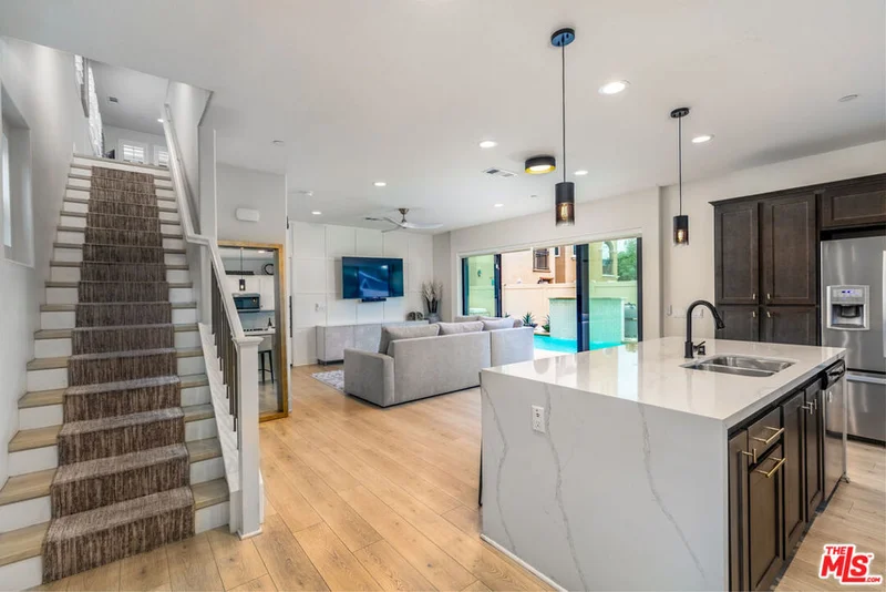 11261 N Adobe Lane, San Fernando, CA 91345