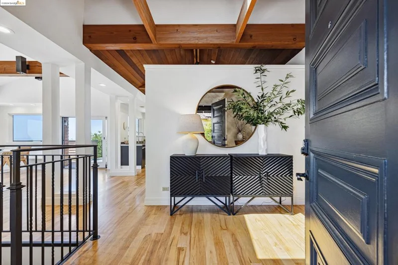 6262 Virgo Rd, Oakland, CA 94611