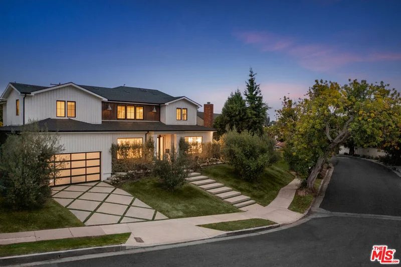 10494 Troon Avenue, Los Angeles, CA 90064