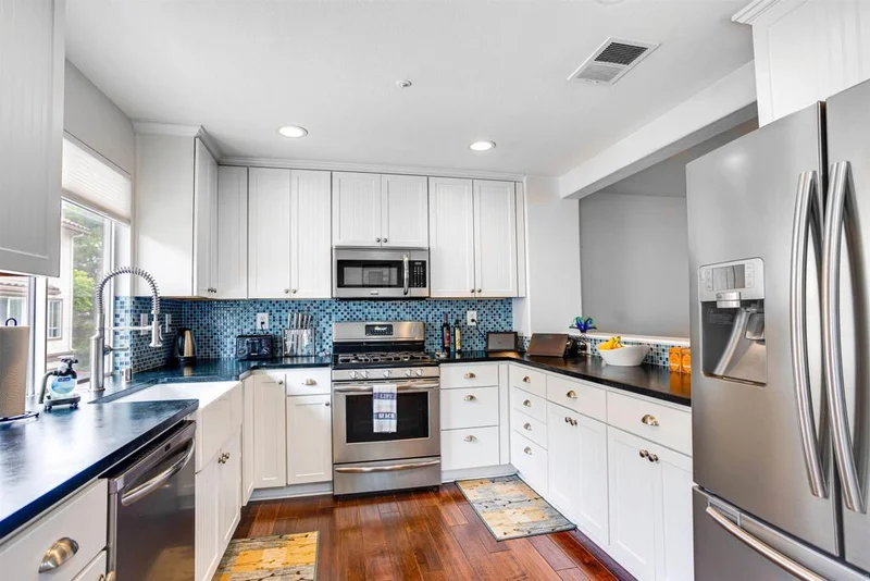 10348 Wateridge Circle 311, San Diego, CA 92121