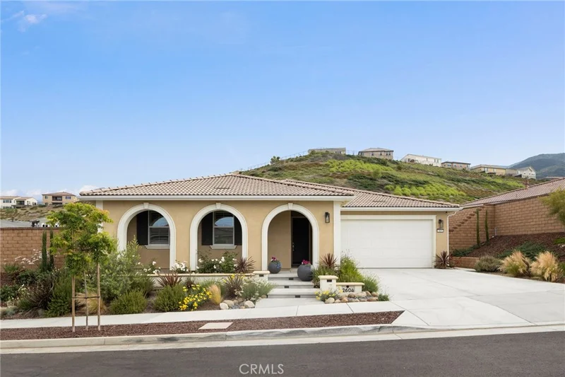 2604 Santa Fiora Drive, Corona, CA 92882