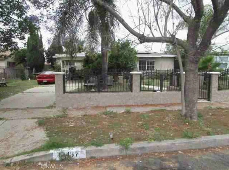 10437 Cedros Avenue, San Fernando, CA 91345