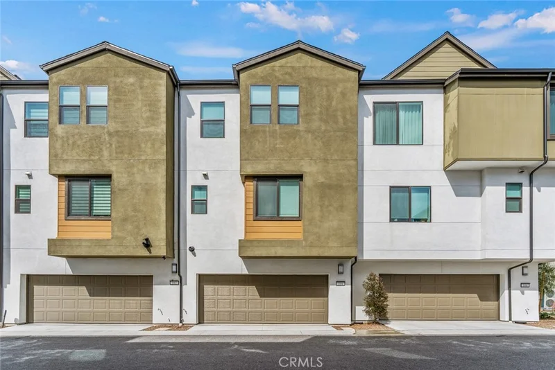 104 Sawbuck, Irvine, CA 92618