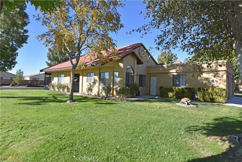 11702 Oak Street, Apple Valley, CA 92308