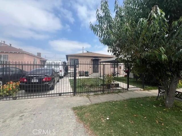 851 E 95th Street, Los Angeles, CA 90002