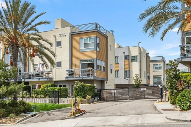 2753 Waverly Drive 604, Los Angeles, CA 90039