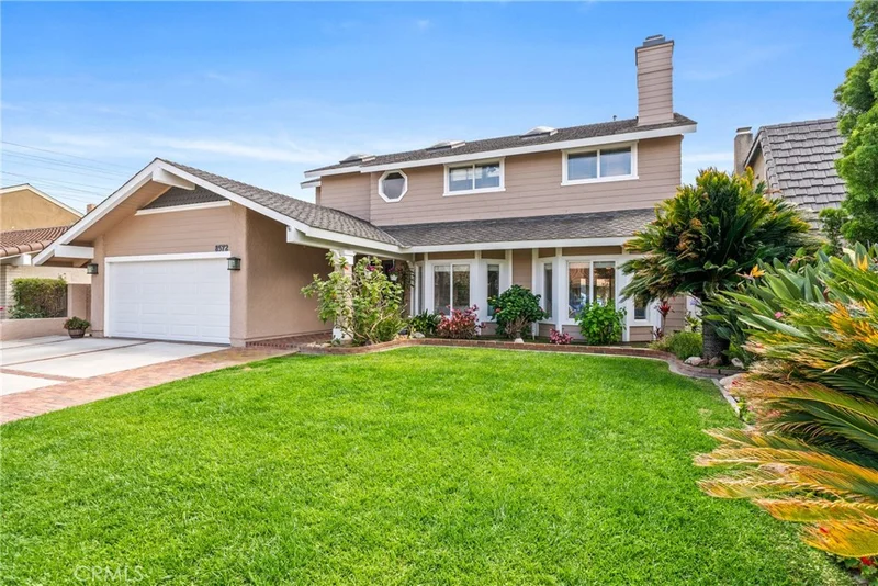 8572 Whitesails Circle, Huntington Beach, CA 92646