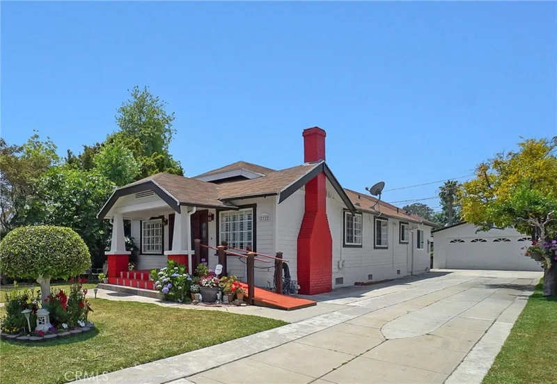 2722 Moss Ave, Los Angeles, CA 90065
