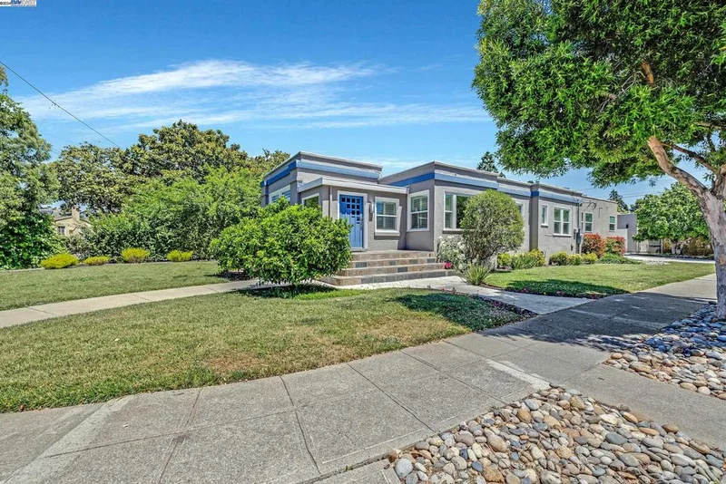 301 Broadmoor Blvd., San Leandro, CA 94577