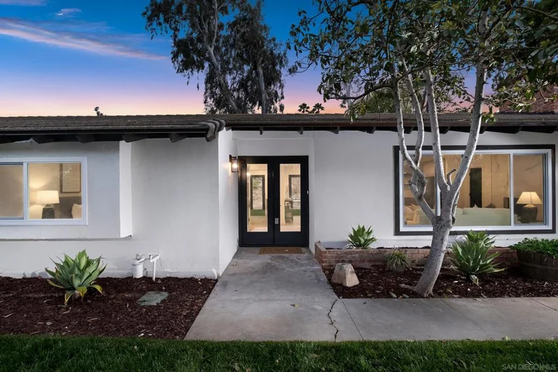 1129 Via Felicidad, Escondido, CA 92029