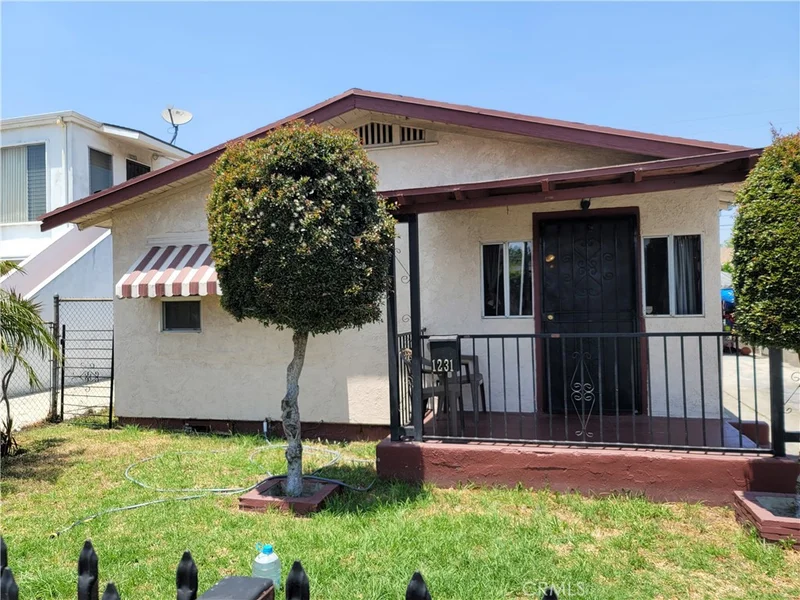 1231 E 66th Street, Los Angeles, CA 90001