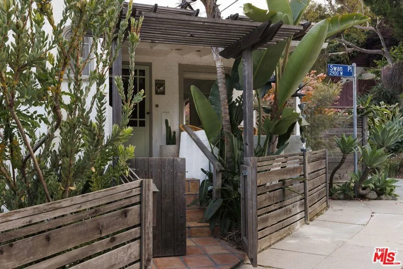 2958 Swan Place, Los Angeles, CA 90026