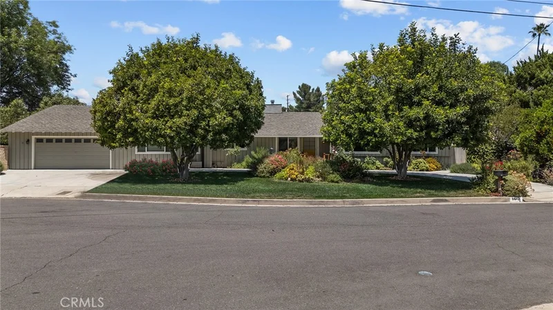 8642 Balcom Avenue, Sherwood Forest, CA 91325