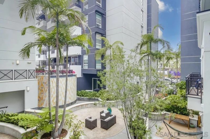 525 11th Ave 1205, San Diego, CA 92101
