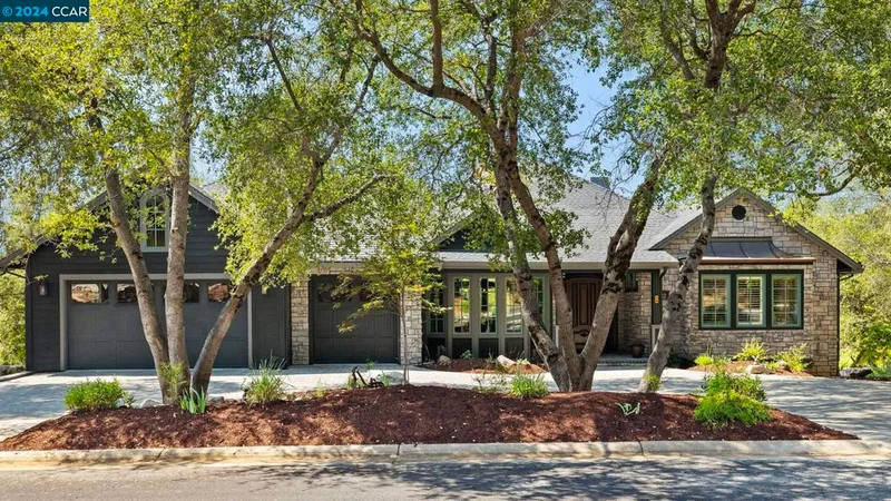 312 Catalpa Ln