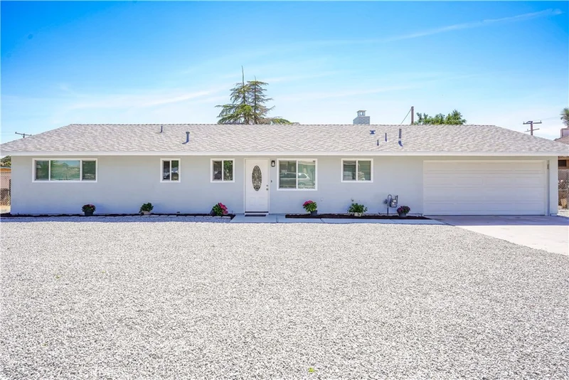 10161 Tamarisk Avenue, Hesperia, CA 92345