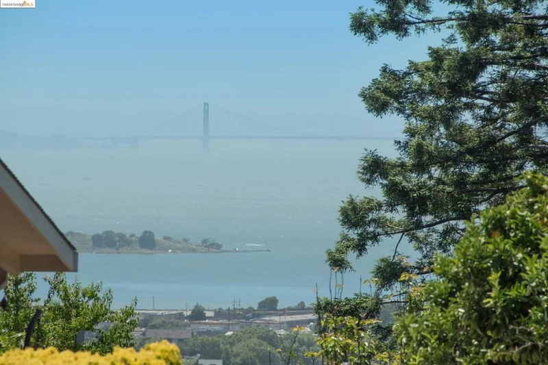 7800 Eureka Ave, El Cerrito, CA 94530