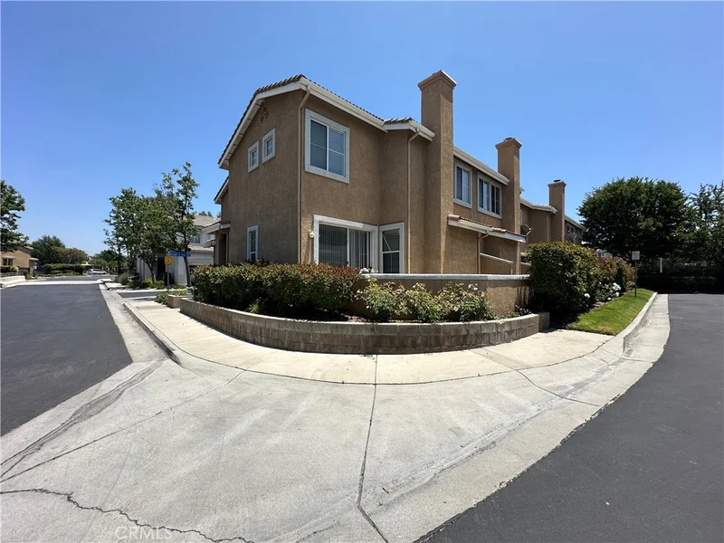 25407 Great Lake Court, Saugus, CA 91350