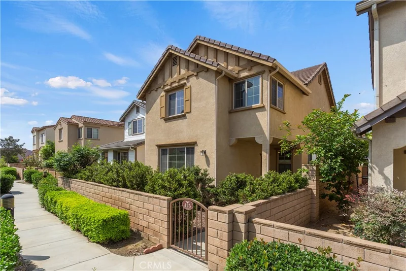 425 Merced Court, Corona, CA 92878