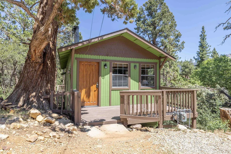 459 Pine Lane, Sugarloaf, CA 92386