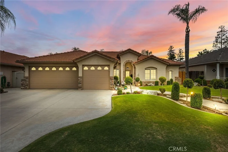 10213 Mersham Hill Drive, Bakersfield, CA 93311