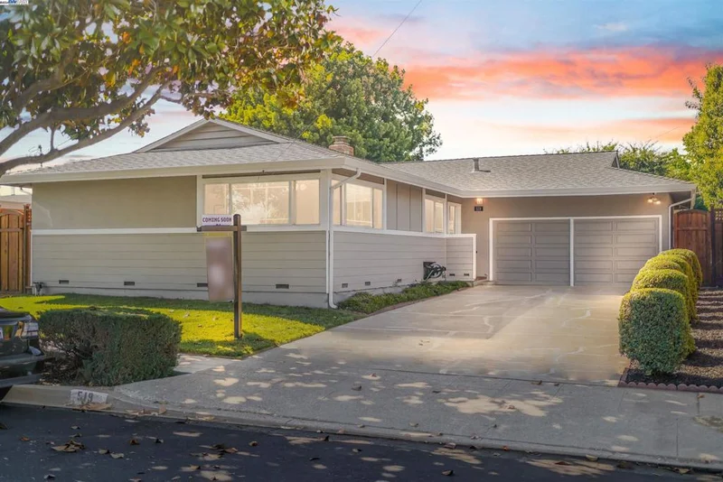 519 Beechmont Ln, Hayward, CA 94544