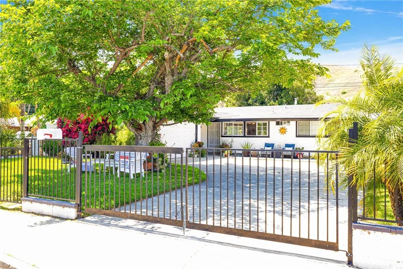 2273 Academy Avenue, Pomona, CA 91768