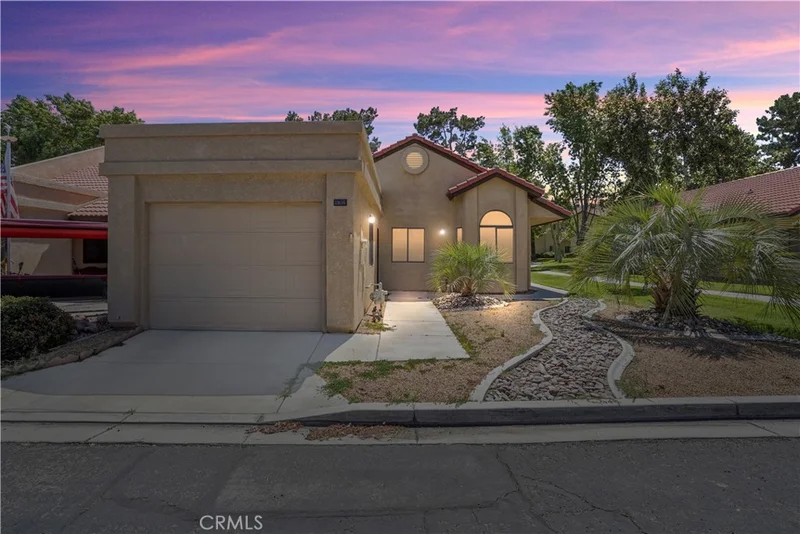 11635 Ash Street, Apple Valley, CA 92308