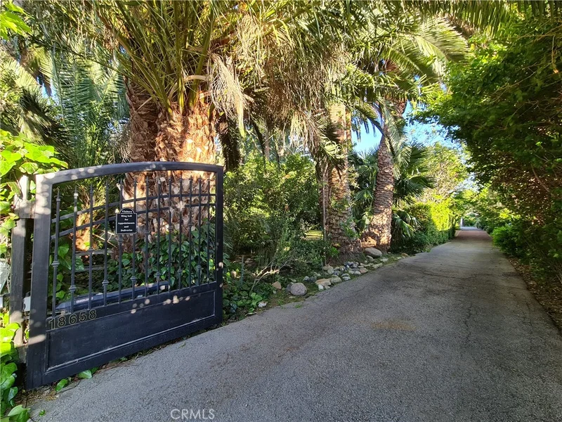18658 Chase Street, Northridge, CA 91324