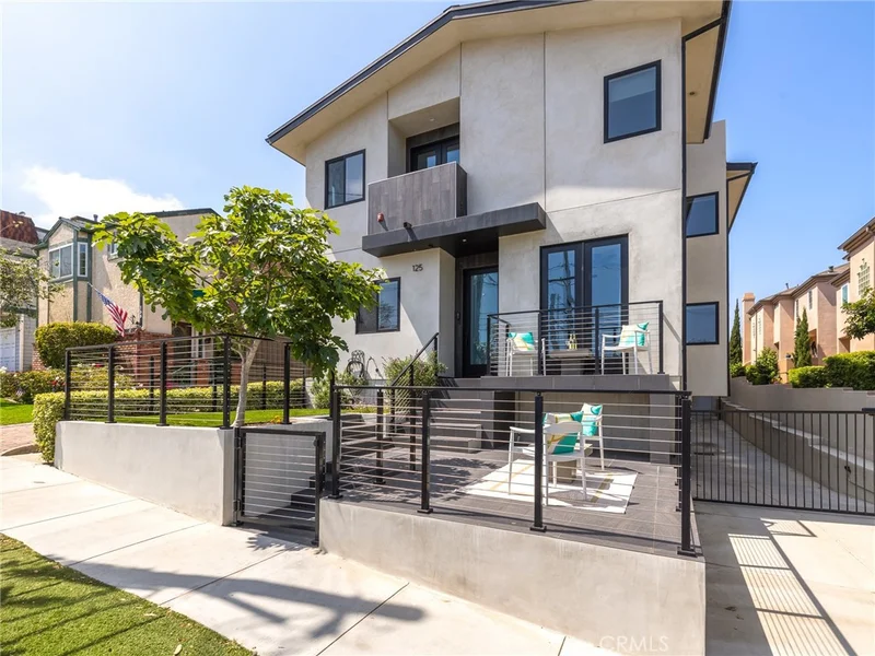 125 W Palm Avenue, El Segundo, CA 90245