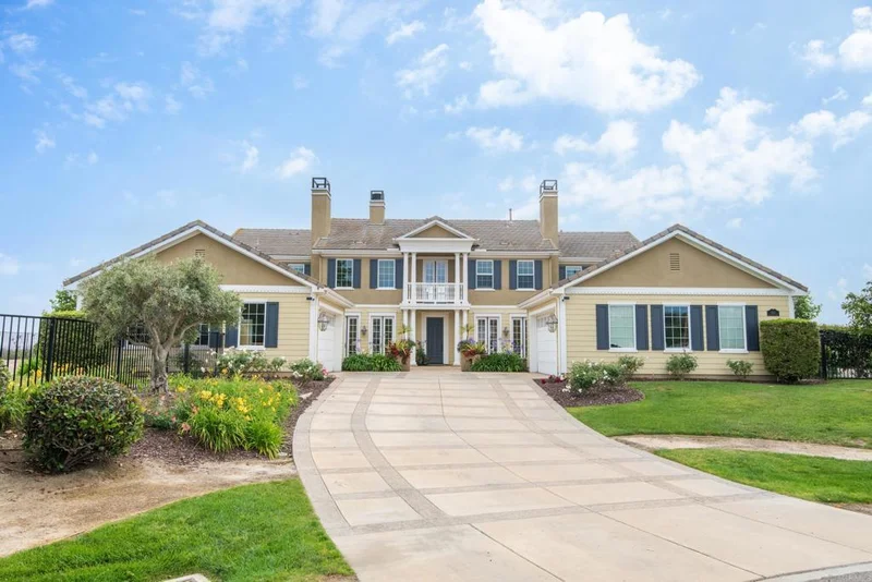 2541 Muirfields, Carlsbad, CA 92009