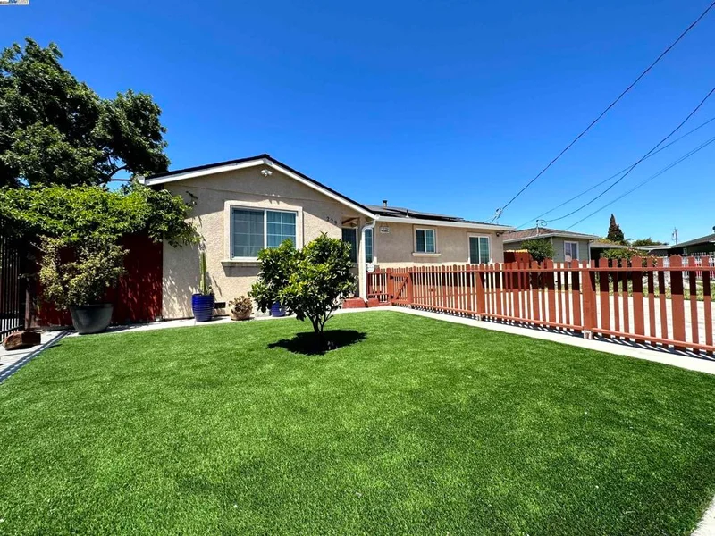 229 Isleton Ave, Oakland, CA 94603
