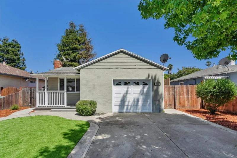 2266 Pulgas Avenue, East Palo Alto, CA 94303