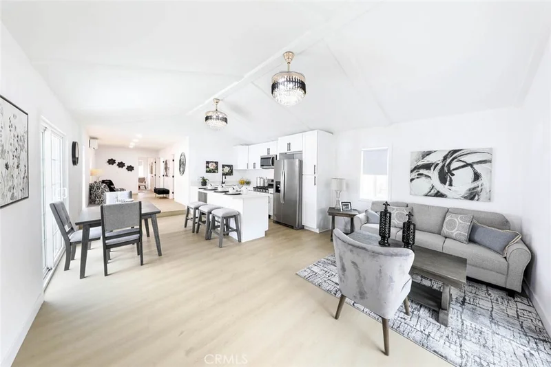 2567 E Jefferson Street, Carson, CA 90810