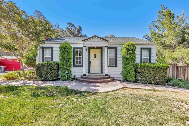 2725 Hansen Rd, Hayward, CA 94541