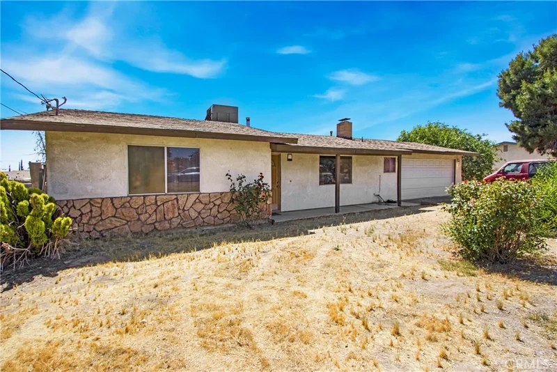 10381 Maple Avenue, Hesperia, CA 92345