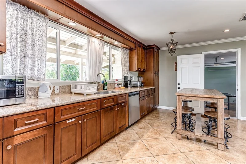 1182 W Wakefield Avenue, Anaheim, CA 92802