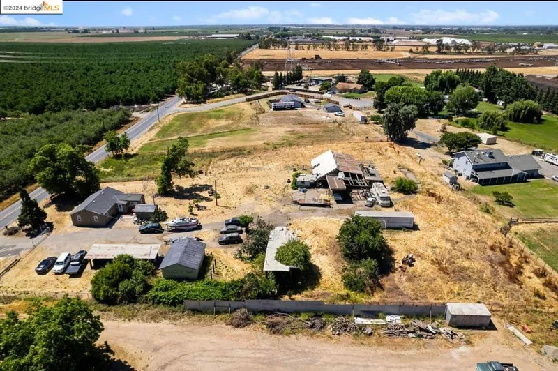 6237 Langworth Rd, Oakdale, CA 95361